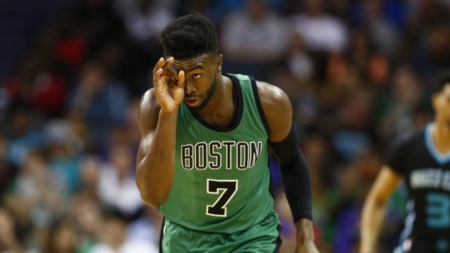 哈登生涯第12次单场55+，詹杜库生涯合计仅10次