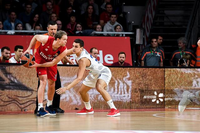 英超 ｜曼聯想捧盃賀150歲生日 阿摩廉倒米：不知需要多久才能奪冠