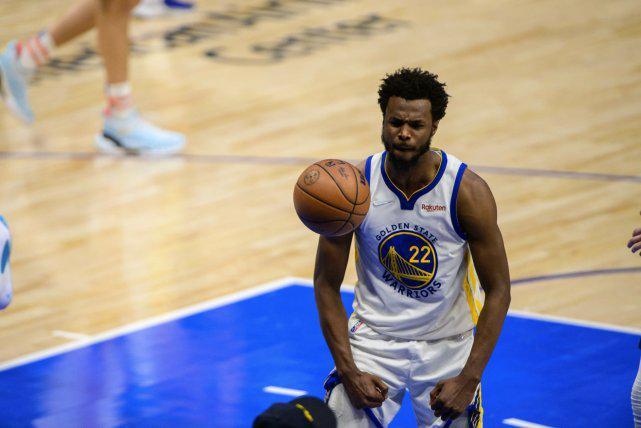 场均26+8+3！有进攻，有防守，还有三分，1.33亿美金果然超值