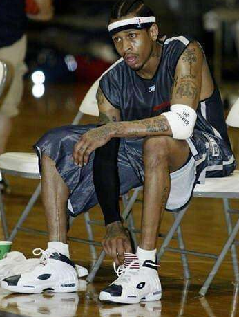 详解棒球规则中的触身球真假判定