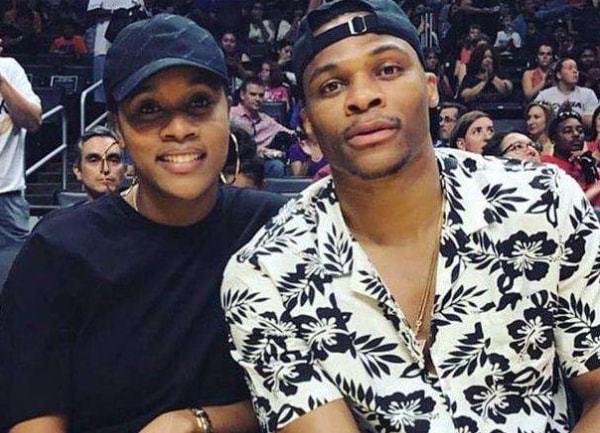 小卡复出快船大胜老鹰 约基奇46+10掘金克马刺