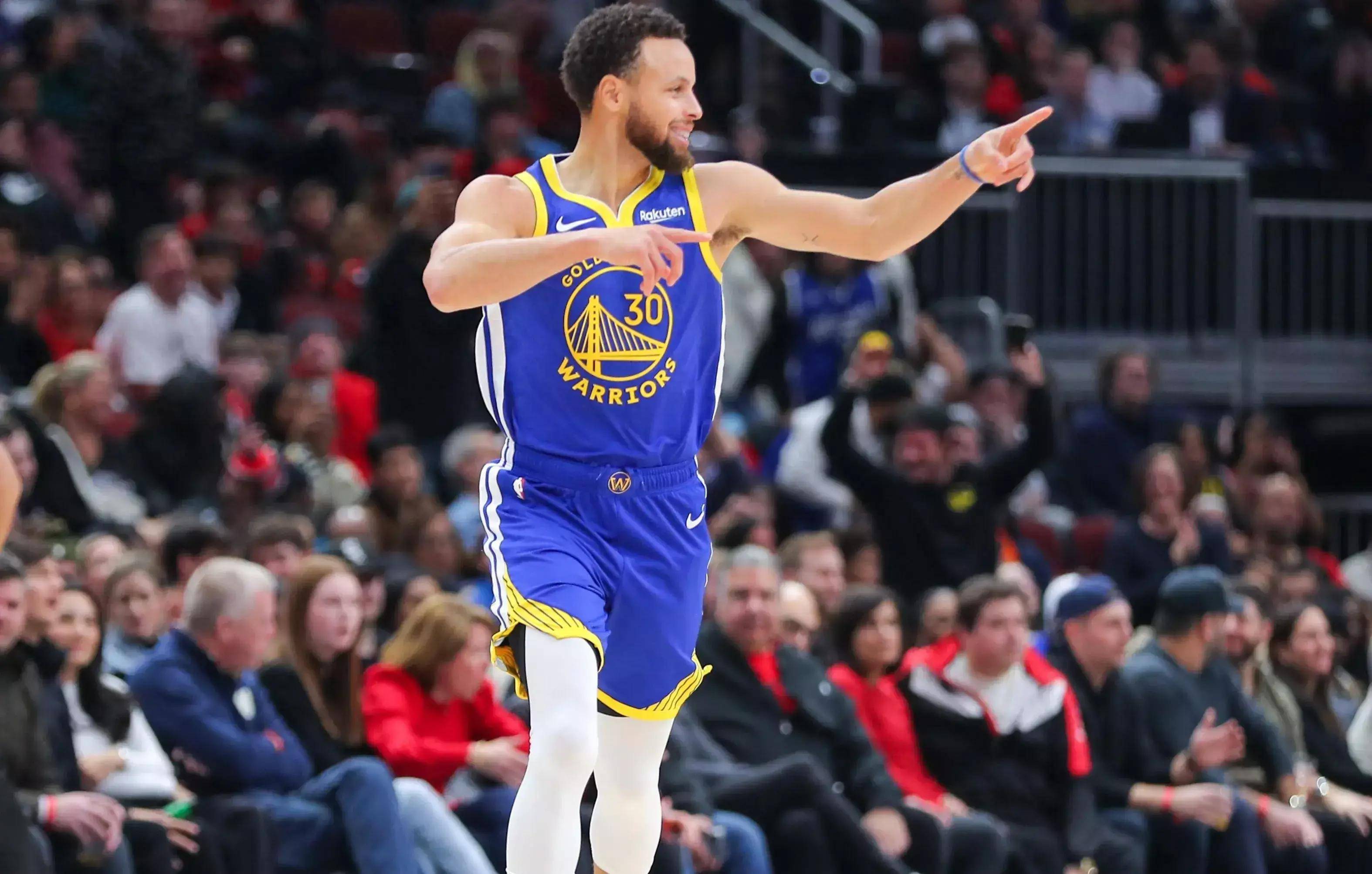 波士顿红袜队传奇主帅阿莱克斯·柯拉与球队完成 3 年续约