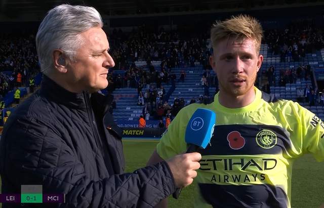 硬啊！巴特勒歪着身子强取2+1瞬间点燃全场